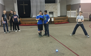 students controlling the sphero using their iPad